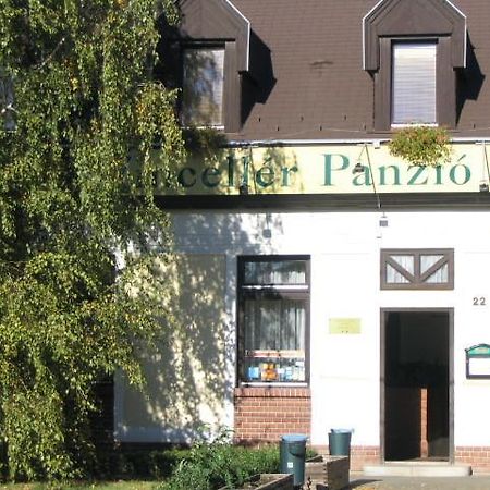 Hotel Vinceller Panzio Es Etterem Gyöngyös Zewnętrze zdjęcie