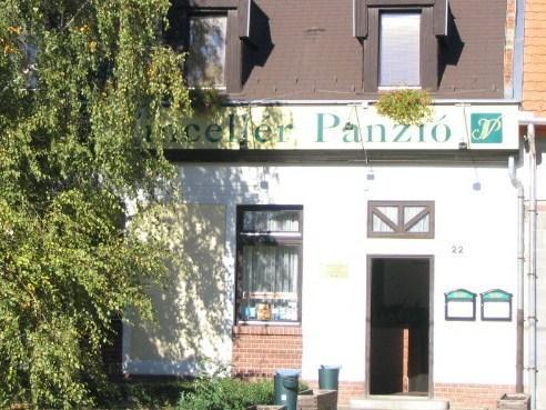 Hotel Vinceller Panzio Es Etterem Gyöngyös Zewnętrze zdjęcie