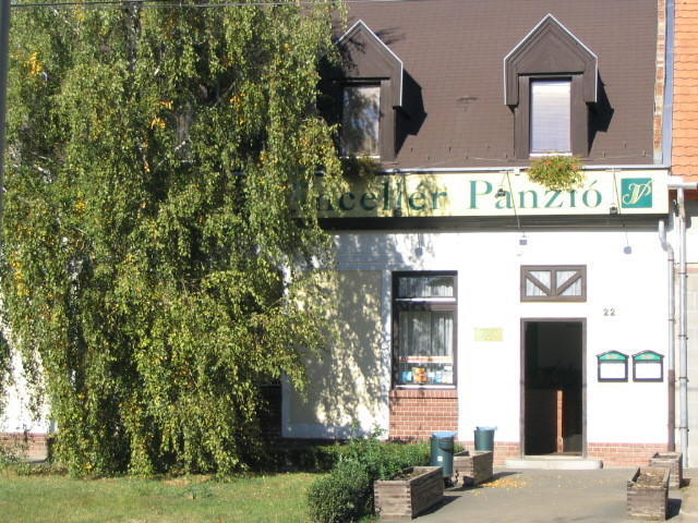 Hotel Vinceller Panzio Es Etterem Gyöngyös Zewnętrze zdjęcie