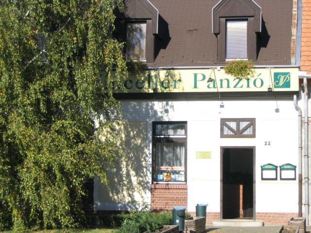 Hotel Vinceller Panzio Es Etterem Gyöngyös Zewnętrze zdjęcie